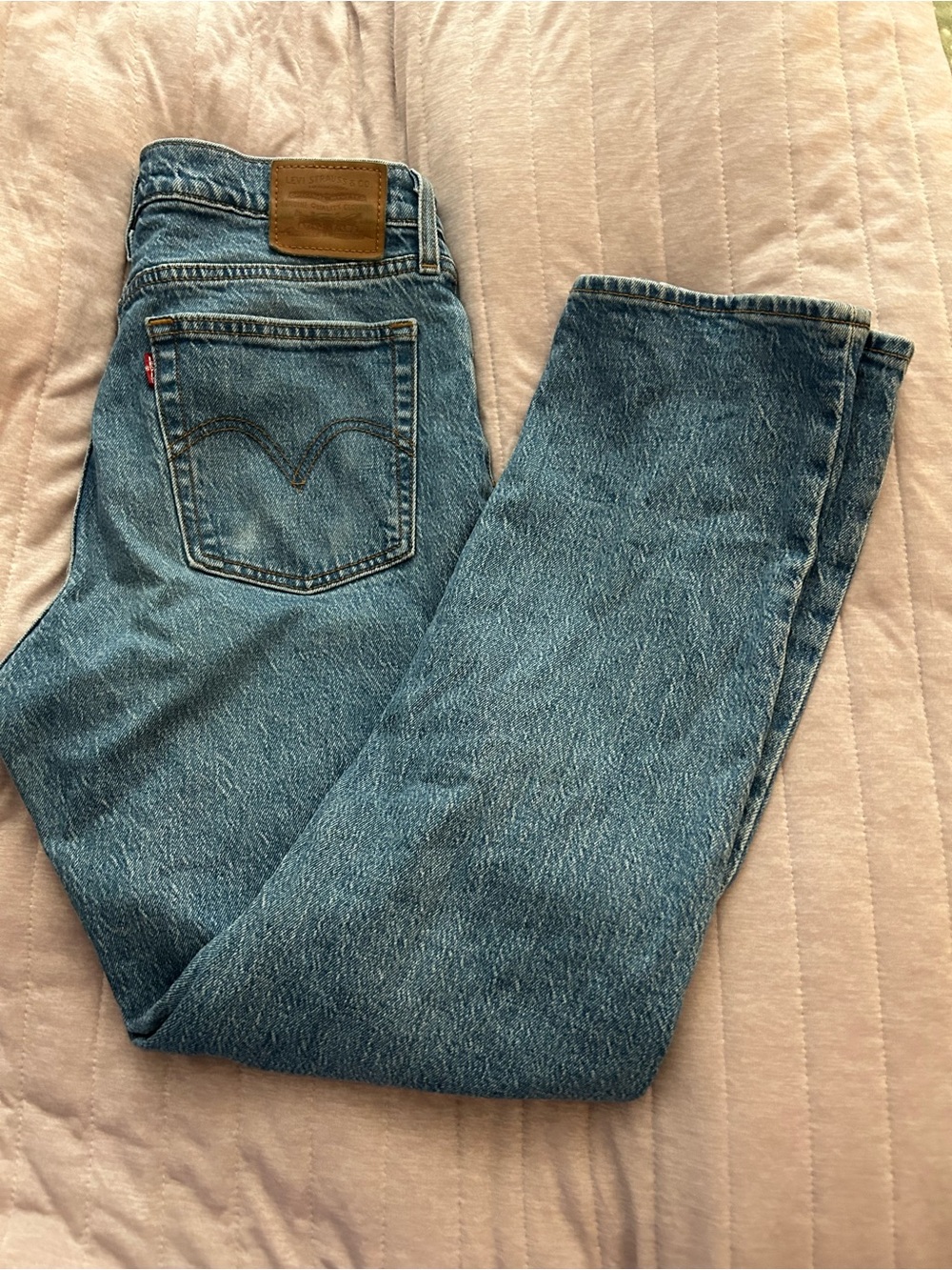 Wedgie Straight Levi Jeans